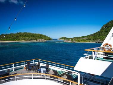 Captain Cook Cruises Fiji - Reef Endeavour