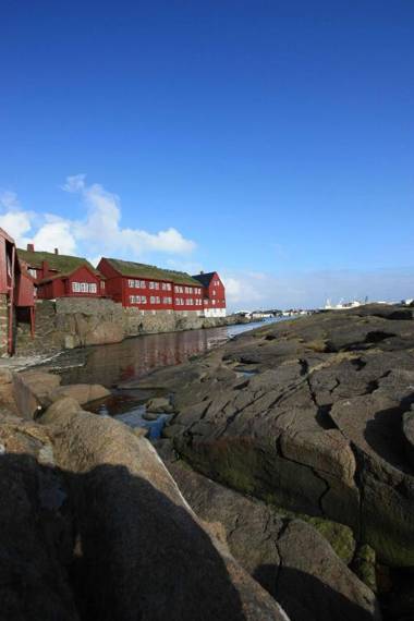 Cosy apartment nearby beach marina & city centre