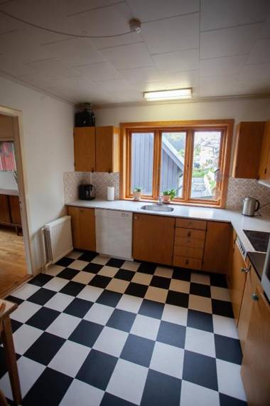 3 storey 5 bedroom 3 bathroom house in the center of Tórshavn