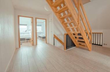 Sea View Apt / Central / Spacious / Free Parking