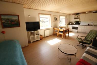 One bedroom apartment in quiet neighborhood