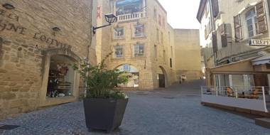 L'Annexe d'Alèzen T2 Centre historique PARKING WIFI