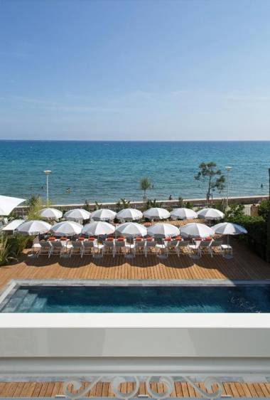 Grand Hotel Des Sablettes Plage Curio Collection By Hilton