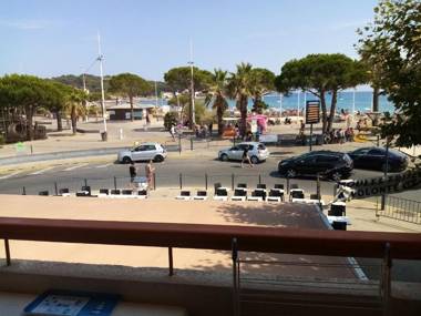 Studio avec vue sur la mer terrasse amenagee et wifi a La Seyne sur Mer