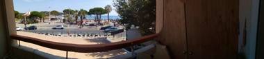 Studio avec vue sur la mer terrasse amenagee et wifi a La Seyne sur Mer