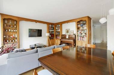 Spacious and bright apt with TERRACE - WIFI