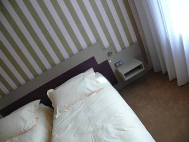 The Originals Boutique La Maison Rouge Lens Ouest (Qualys-Hotel)