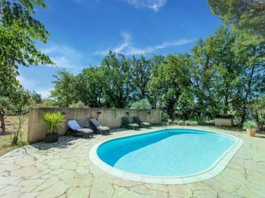 Very attractive detached villa with its own swimming pool