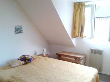 Appartement d'une chambre a Villers sur Mer a 150 m de la plage avec jardin clos