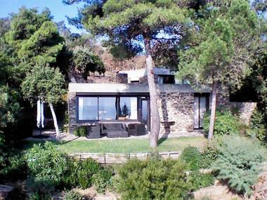 Comfy villa in Bormes-les-Mimosas with swimming pool