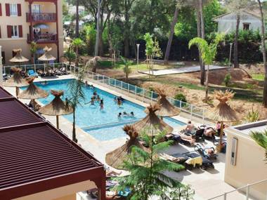 Beautiful apartment with balcony or terrace near the beach