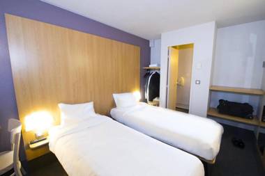 Kyriad Direct Poitiers - Gare du Futuroscope