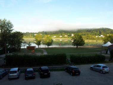 Hotel Restaurant La Chaumiere du Lac