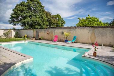 Maison de 2 chambres avec piscine partagee jardin clos et wifi a Duravel