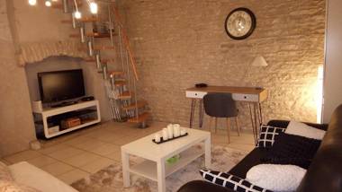 Holiday home Aqueducienne