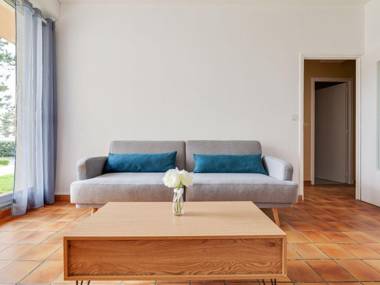 Simplistic Holiday Home in Grandcamp with Garden