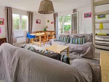 Serene Holiday Home for Family in Normandy with Garden