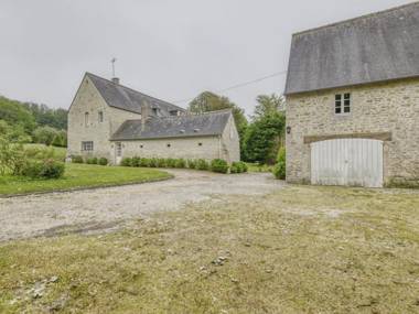 Quaint Holiday Home in Aignerville near Omaha Beach