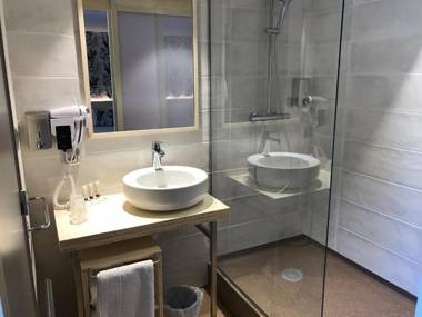 Hôtel-Restaurant "Les Rochers"