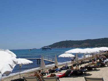 Plushy Villa with Private Pool and Sea Views in La Croix Valmer