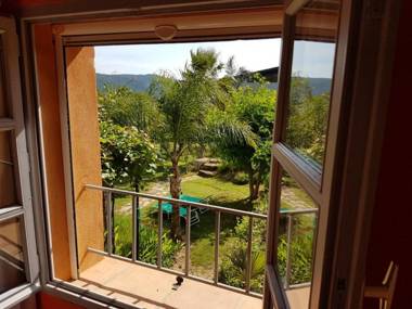 House With Garden And Sea View