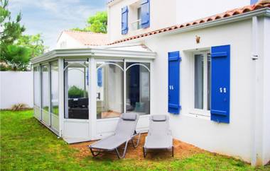 Three-Bedroom Holiday Home in La Tranche/Mer