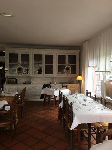 Hôtel Restaurant Le Verger des Châteaux The Originals Relais