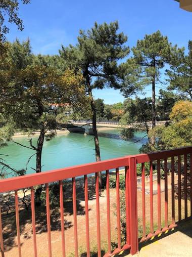 Appartement Pour 4 Personnes Avec Vue Sur Le Canal Du Lac Marin- Residence Du Lac