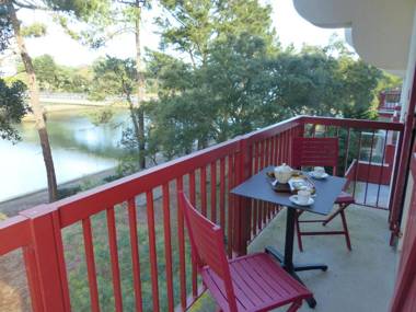 Appartement Pour 4 Personnes Avec Vue Sur Le Canal Du Lac Marin- Residence Du Lac