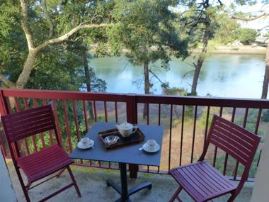 Appartement Pour 4 Personnes Avec Vue Sur Le Canal Du Lac Marin- Residence Du Lac