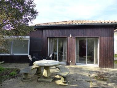 HOSSEGOR PLAGE- Petite villa rénovée pour 4 personnes- Wifi gratuit