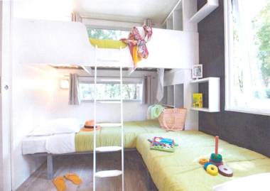 Bungalow de 2 chambres avec piscine partagee terrasse amenagee et wifi a Soulac sur Mer a 4 km de la plage