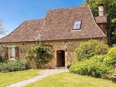 Pleasant farmhouse with private swimming pool large garden playground and beautiful view.