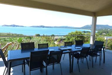 Magnifique villa vue mer et piscine chauffée à 250m de la mer