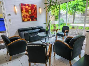 Stylishly furnished house with garden 7-minute walk from the beach.