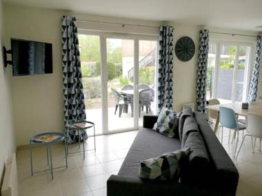 Maison de 3 chambres avec piscine partagee sauna et jardin amenage a Parentis en Born