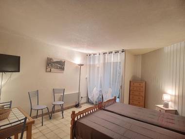 Studio Lamalou-les-Bains 1 pièce 2 personnes - FR-1-451-89