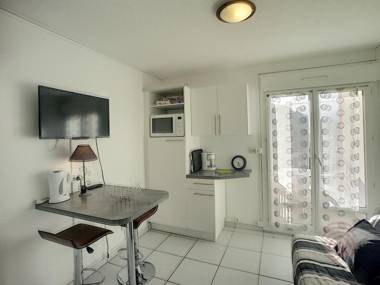 Studio Lamalou-les-Bains 1 pièce 2 personnes - FR-1-451-92