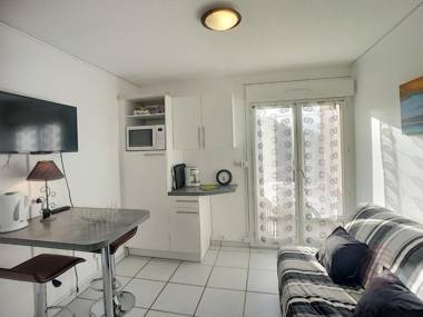 Studio Lamalou-les-Bains 1 pièce 2 personnes - FR-1-451-92