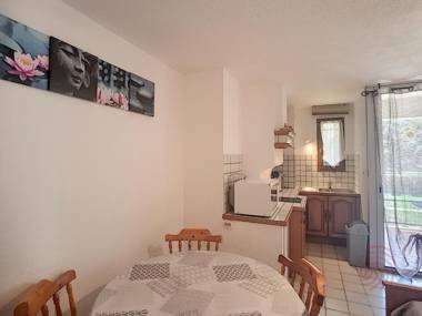 Studio Lamalou-les-Bains 1 pièce 2 personnes - FR-1-451-98