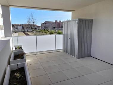 Appartement climatisé moderne avec terrasses à 500m de la mer