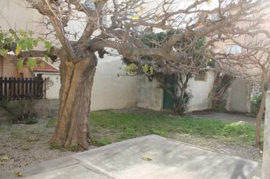 Maison indépendante avec jardin cloturé à 150m de la plage
