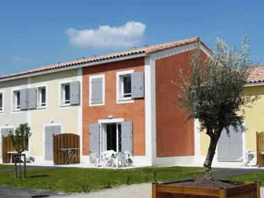 Semi-detached home 500 m. from the center of Colombiers