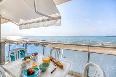 Face à la mer - Première conciergerie