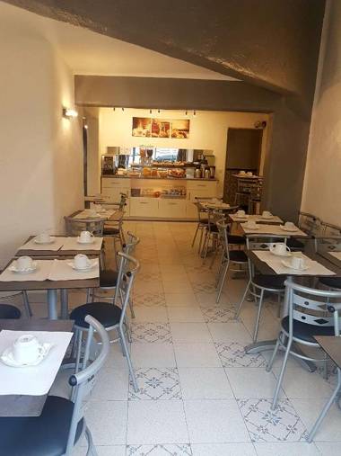 Hotel Les Palmiers En Camargue