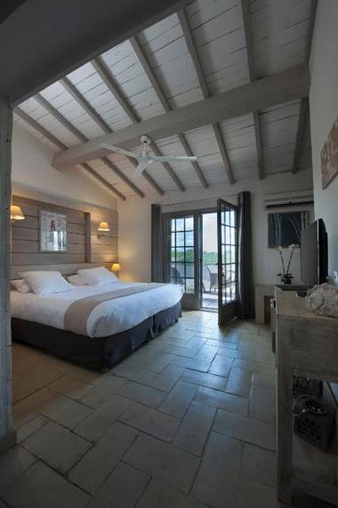 Hôtel Restaurant Les Arnelles