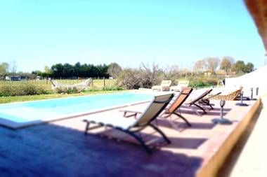 Mas Lou Caloun - Chambre d'Hôte face à la piscine en Camargue - Les Saintes Maries de la Mer