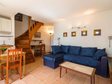 Vintage Holiday Home in South of France by the Sea