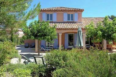 Attractive holiday villa on the Sainte Baume massif