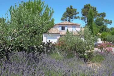 Attractive holiday villa on the Sainte Baume massif